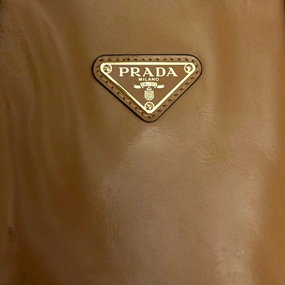 AUTHENTIC PRADA PALTRO NV NAPPA ANTIQUE GLOSSY CAMEO LEATHER TOTE-ONLINE COMPS - Picture 8 of 9